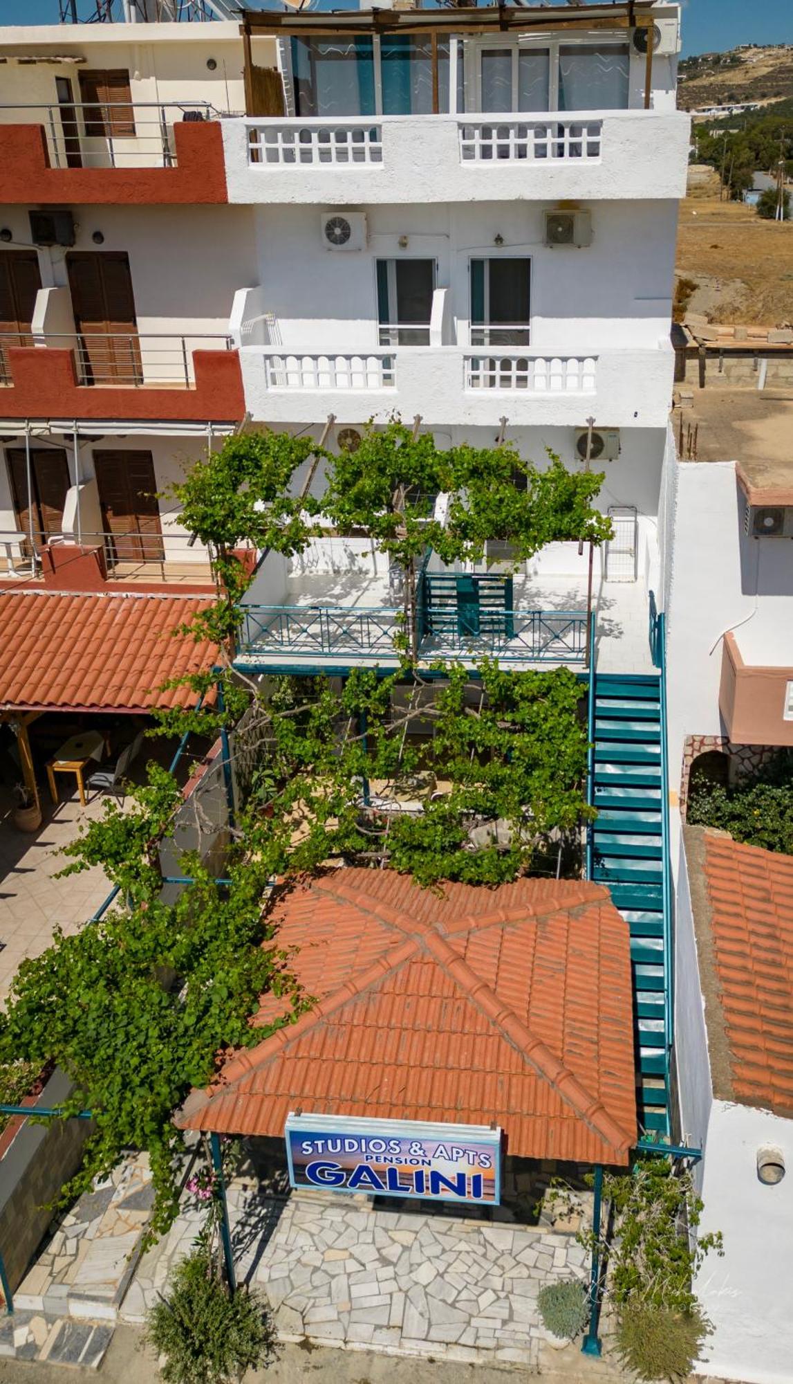 Galini Apartments Ideal For Family Near The Beach Каламаки Экстерьер фото